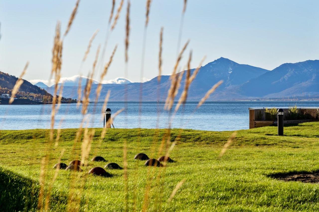 Royal Skir Apartment Sea View Tromso Exterior photo